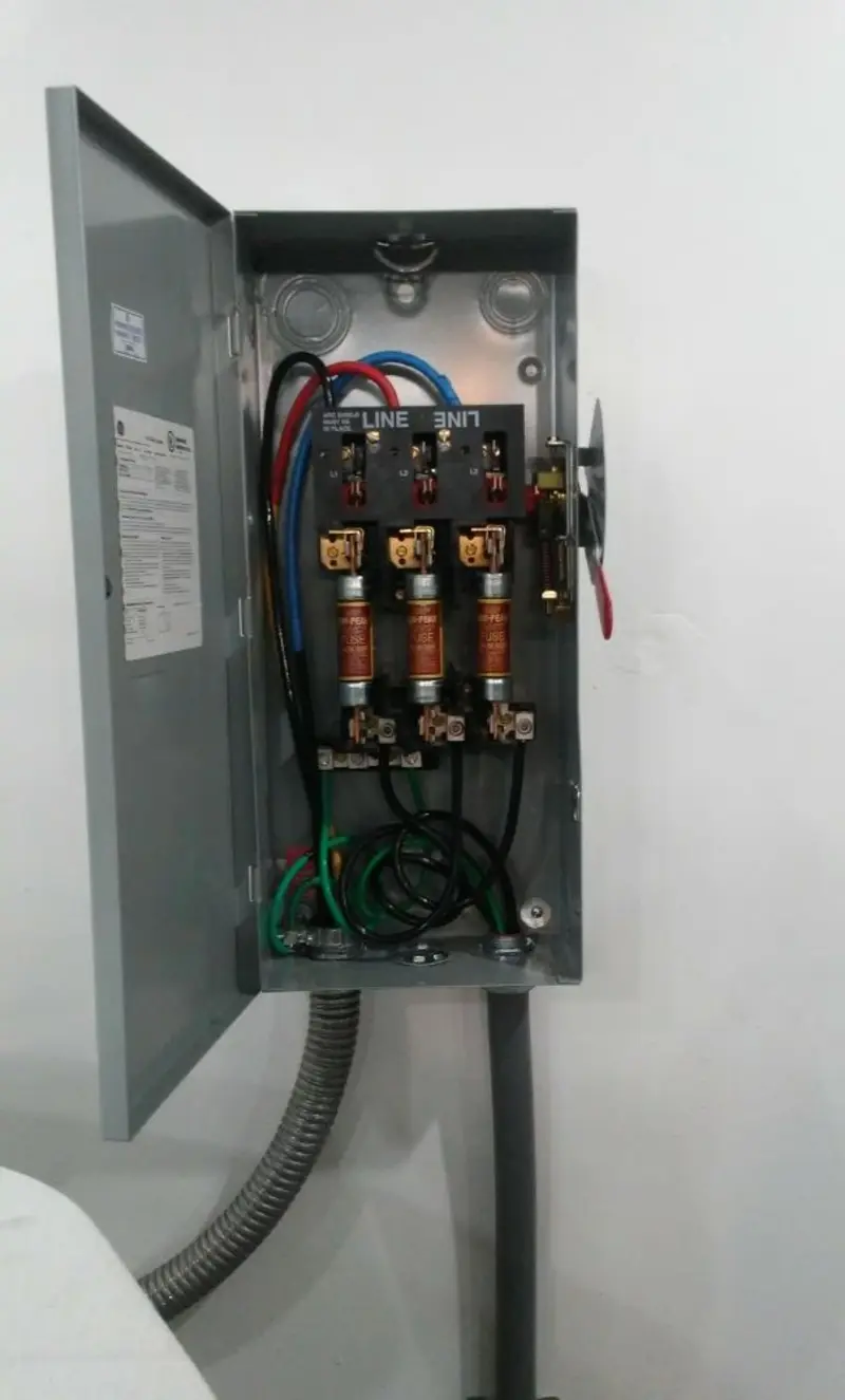 Three-phase disconnect switch installed for Smoke Detector Installation in Glendale